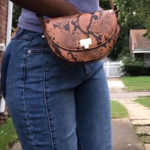 Meet your Posher, Arielle